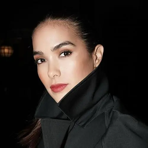 Sharon Fonseca’s Amazon profile photo